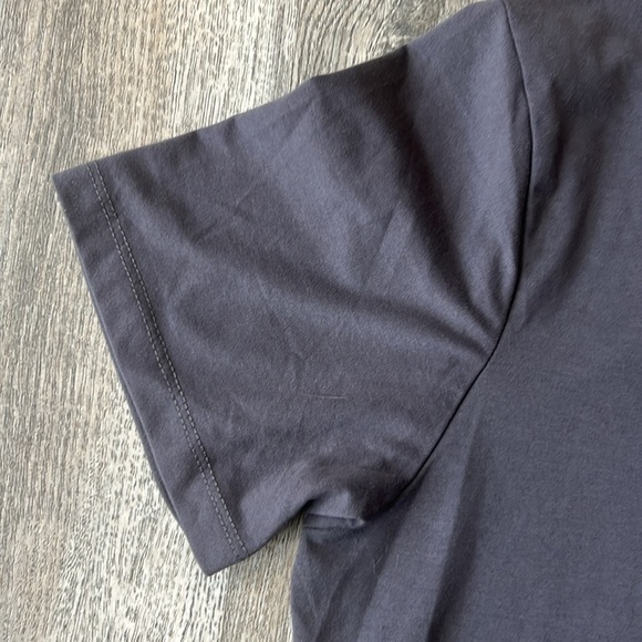 Cuts Clothing Shirt Gray Short Sleeve AO Split-Hem Tee Size Large Crew Neckline - Picture 3 of 8